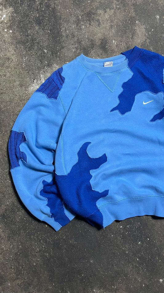 VINTAGE 00´S UPCYCLED NIKE SWEATSHIRT - ART CONTROLS US