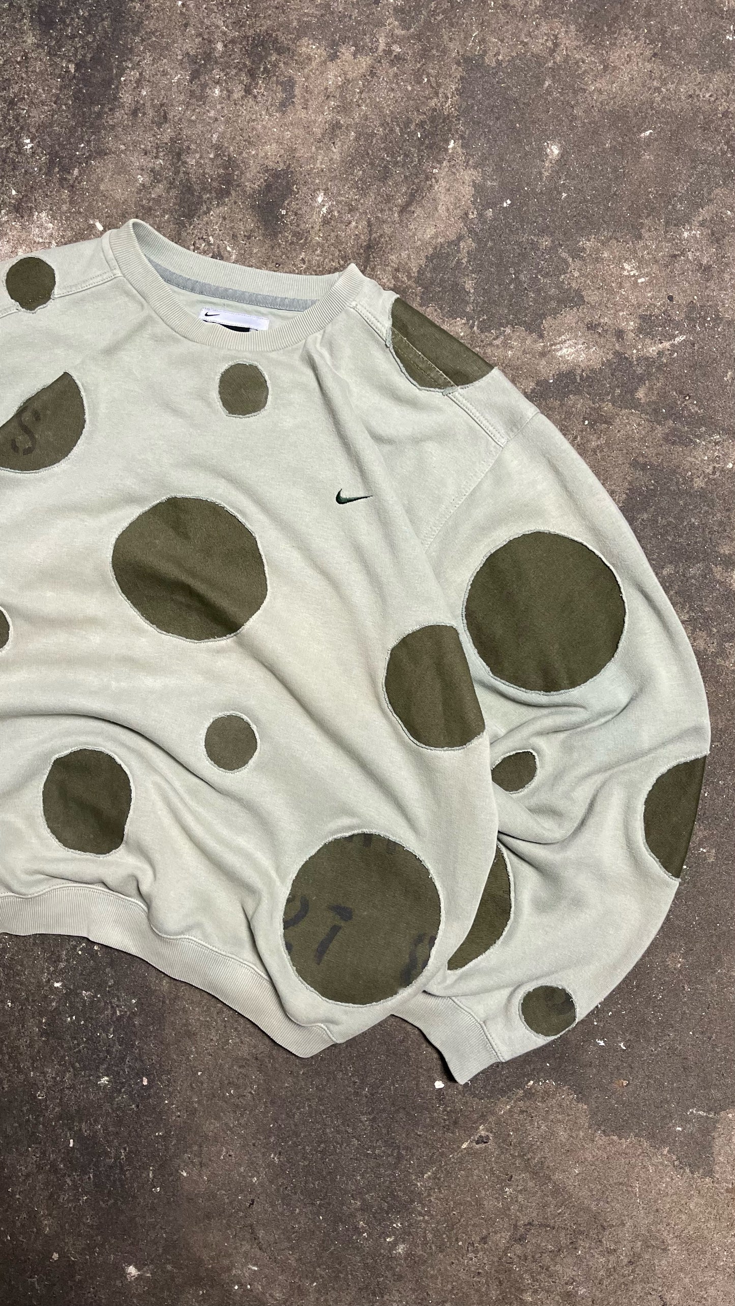 VINTAGE 00´S UPCYCLED NIKE SWEATSHIRT