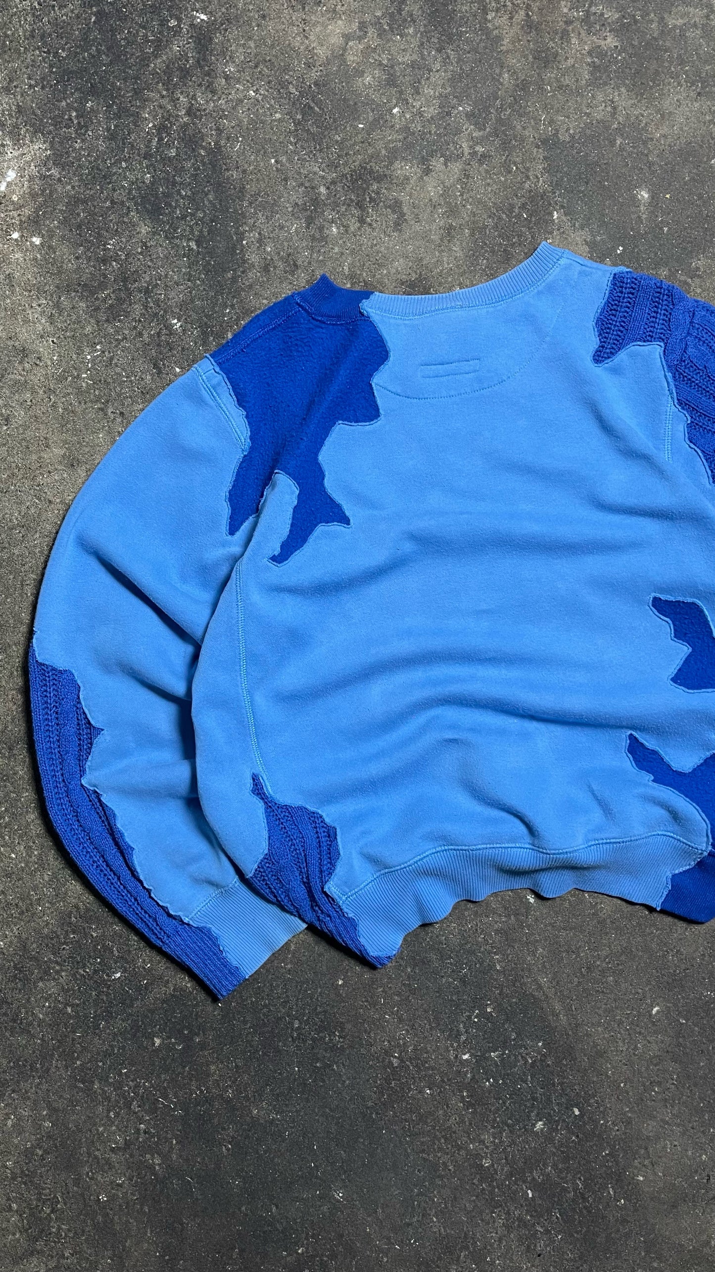 VINTAGE 00´S UPCYCLED NIKE SWEATSHIRT