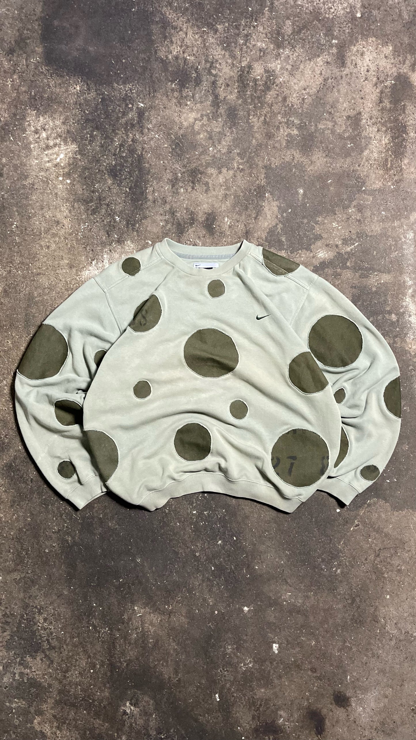VINTAGE 00´S UPCYCLED NIKE SWEATSHIRT