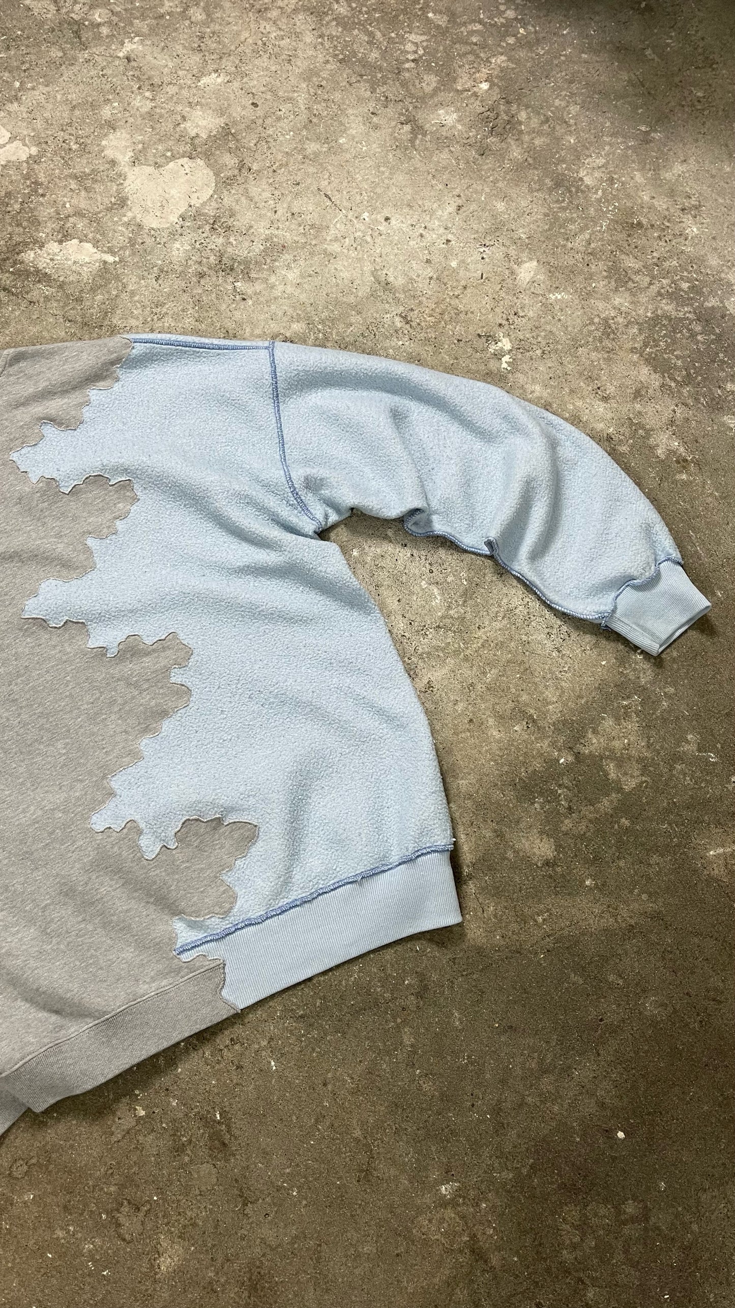 UPCYCLED 2000S VINTAGE NIKE SWEATSHIRT