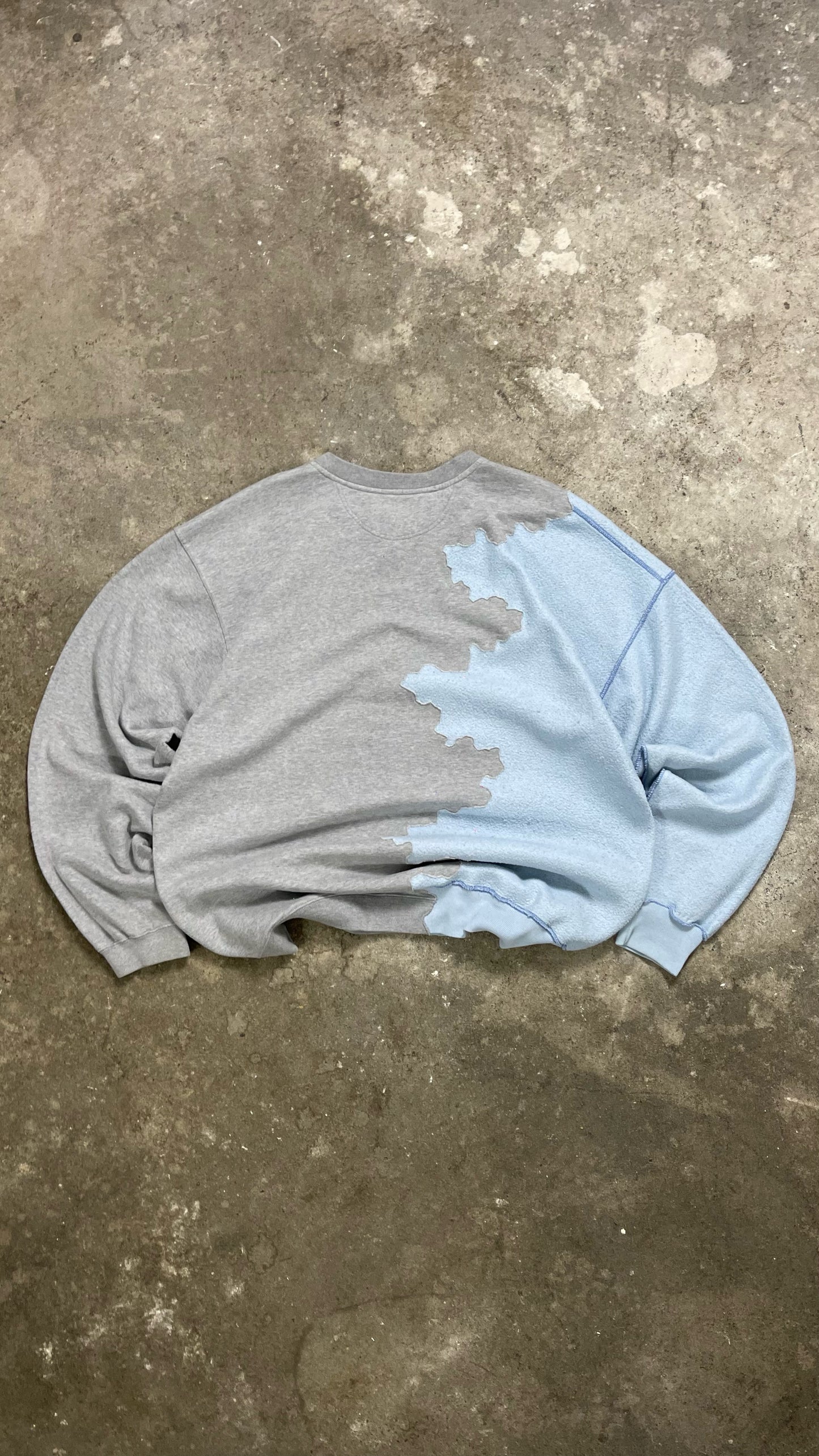 UPCYCLED 2000S VINTAGE NIKE SWEATSHIRT