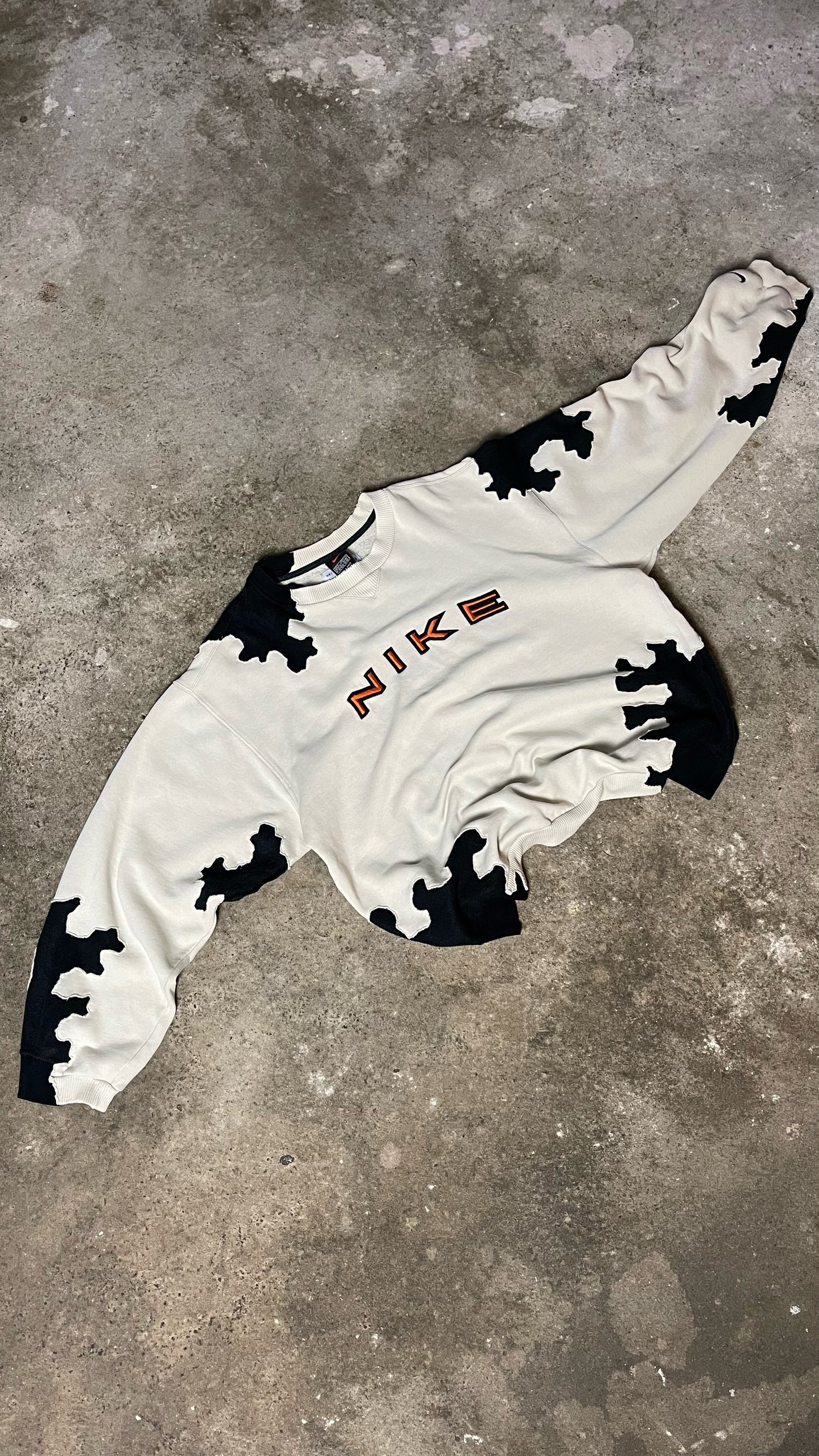 UPCYCLED 1990S VINTAGE NIKE SWEATSHIRT