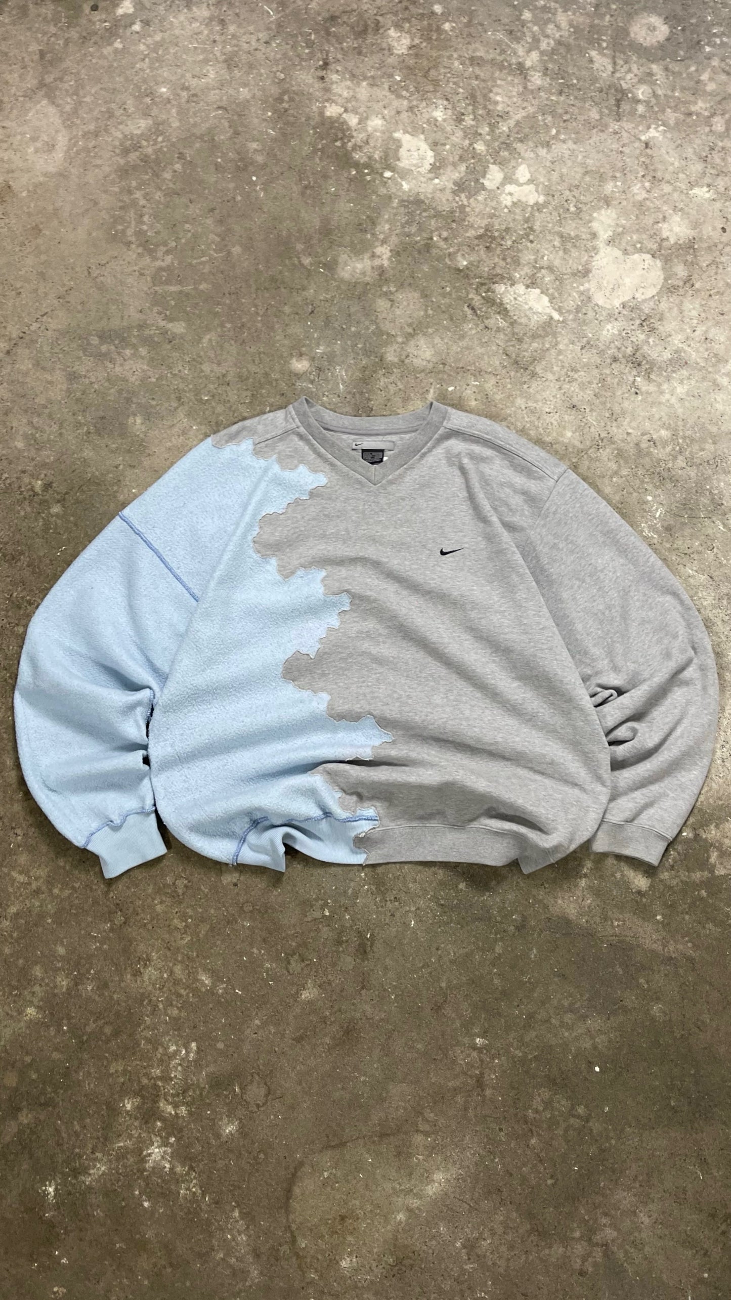 UPCYCLED 2000S VINTAGE NIKE SWEATSHIRT