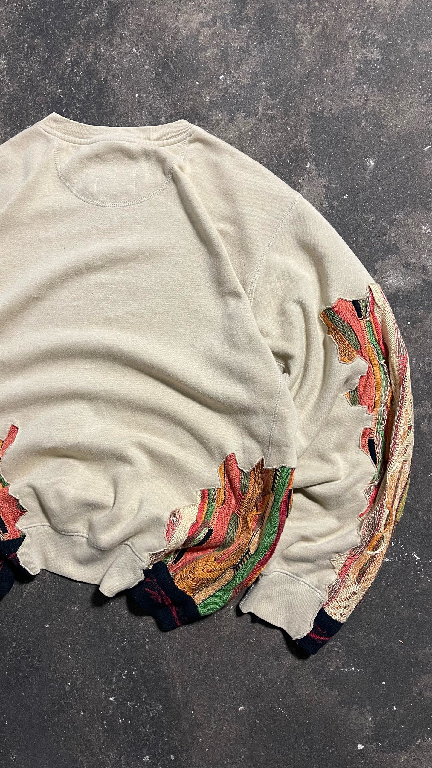VINTAGE 00´S UPCYCLED NIKE SWEATSHIRT - ART CONTROLS US