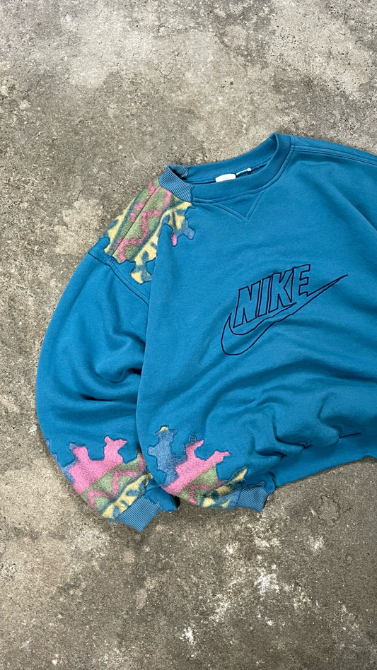 UPCYCLED 2000S VINTAGE NIKE SWEATSHIRT - ART CONTROLS US