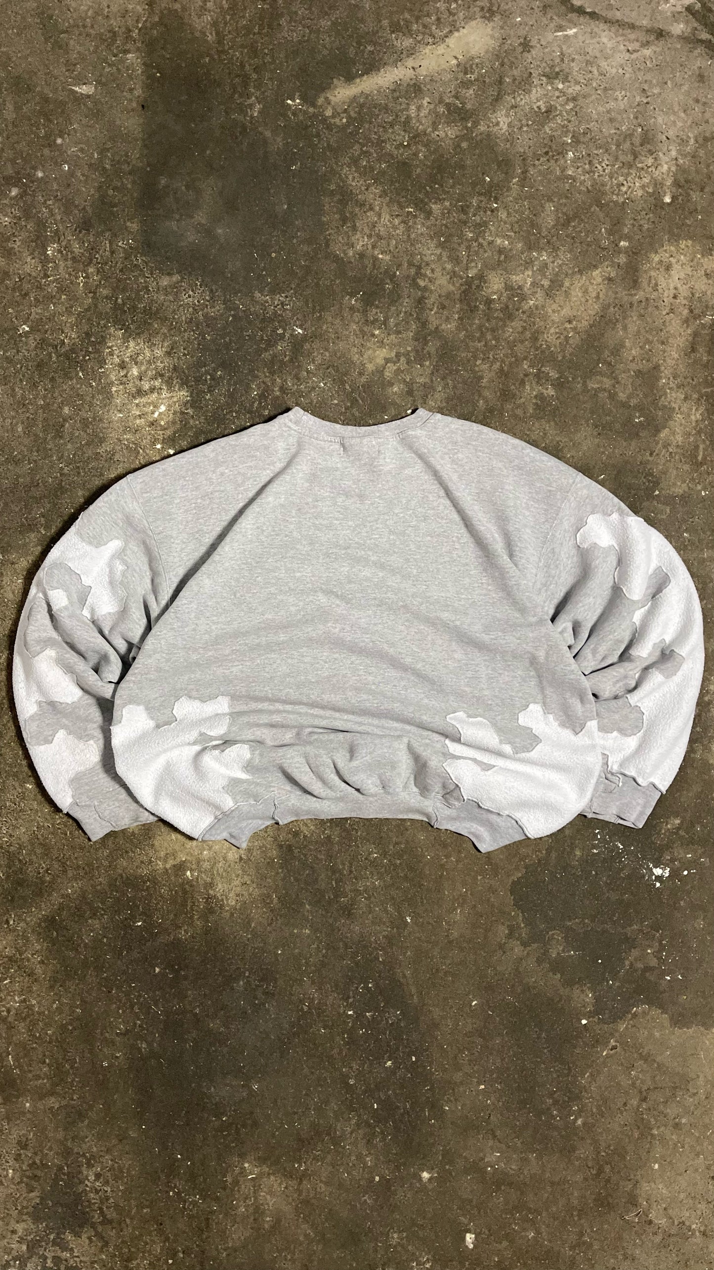 VINTAGE 90´S UPCYCLED NIKE SWEATSHIRT - ART CONTROLS US