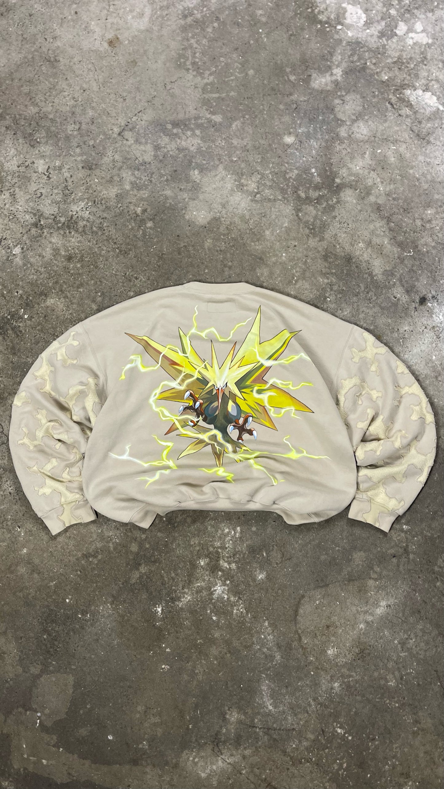 ART CONTROLS US X CAMPANULA CUSTOM UPCYCLED 2000S VINTAGE RUSSEL POKÉMON ZAPDOS SWEATSHIRT - ART CONTROLS US