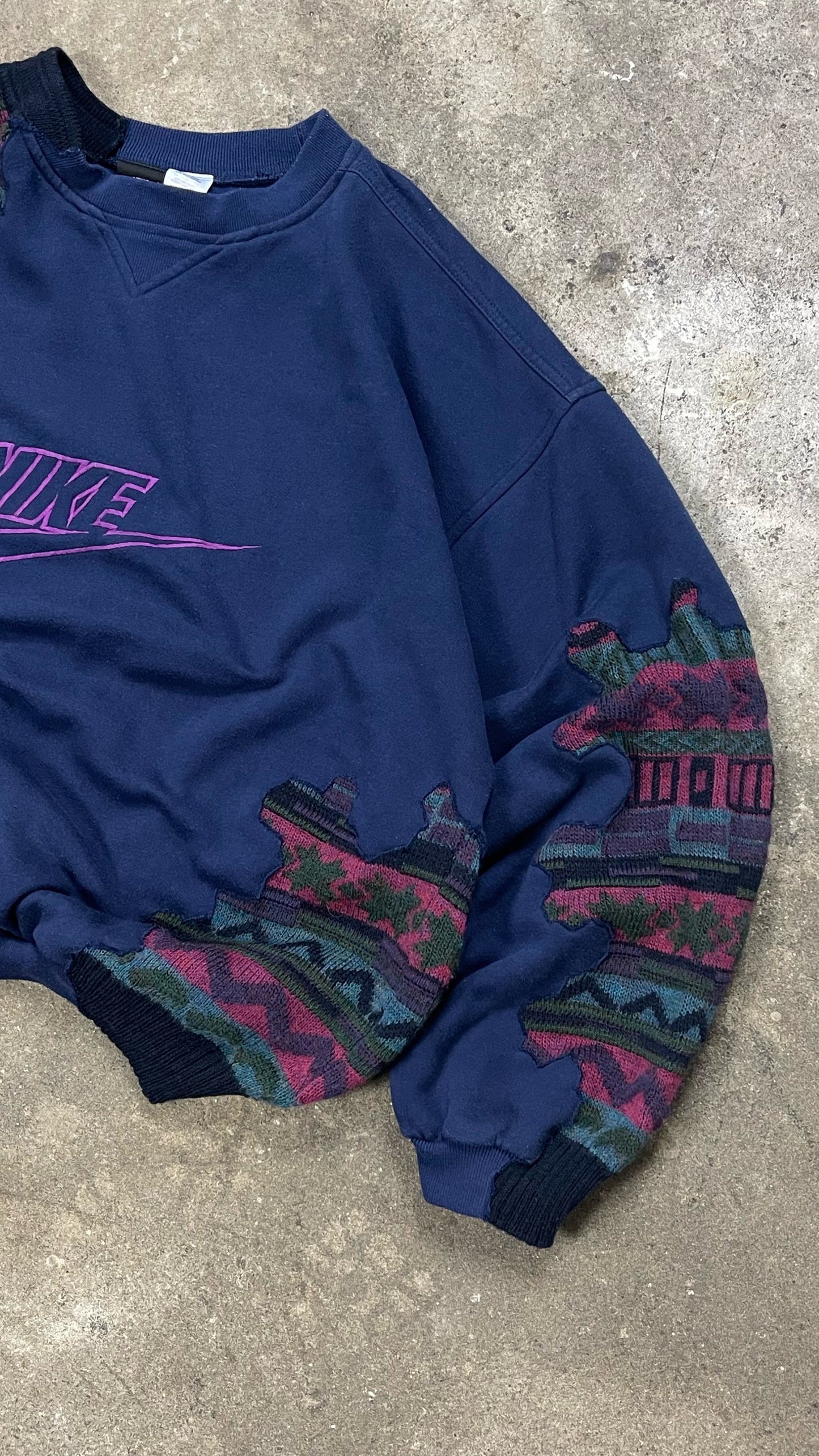 UPCYCLED 2000S VINTAGE NIKE SWEATSHIRT
