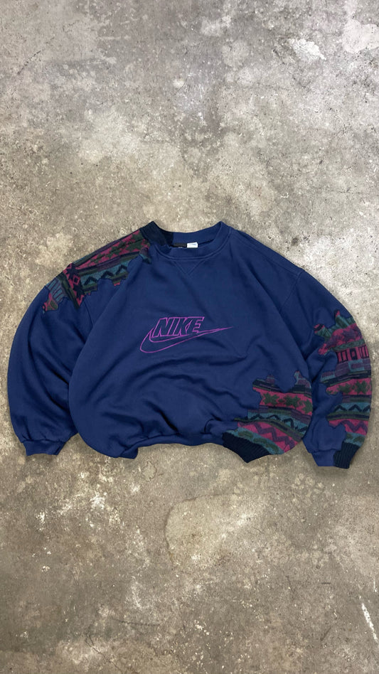 UPCYCLED 2000S VINTAGE NIKE SWEATSHIRT