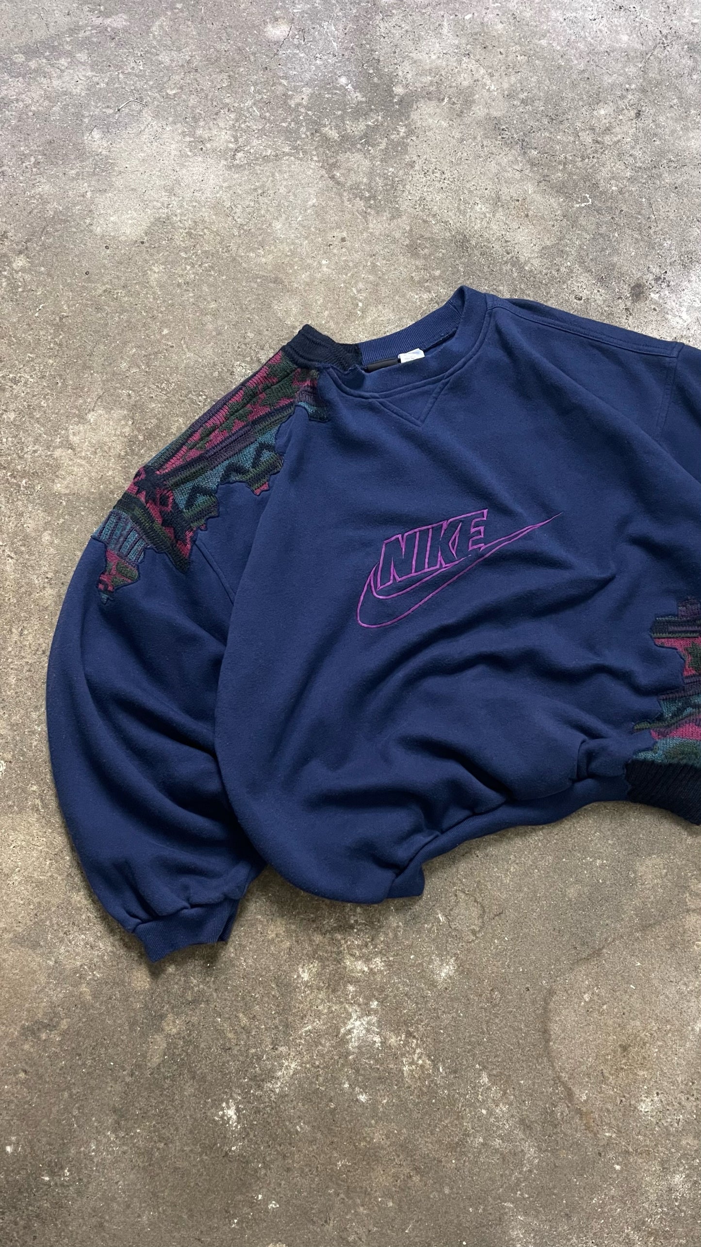 UPCYCLED 2000S VINTAGE NIKE SWEATSHIRT