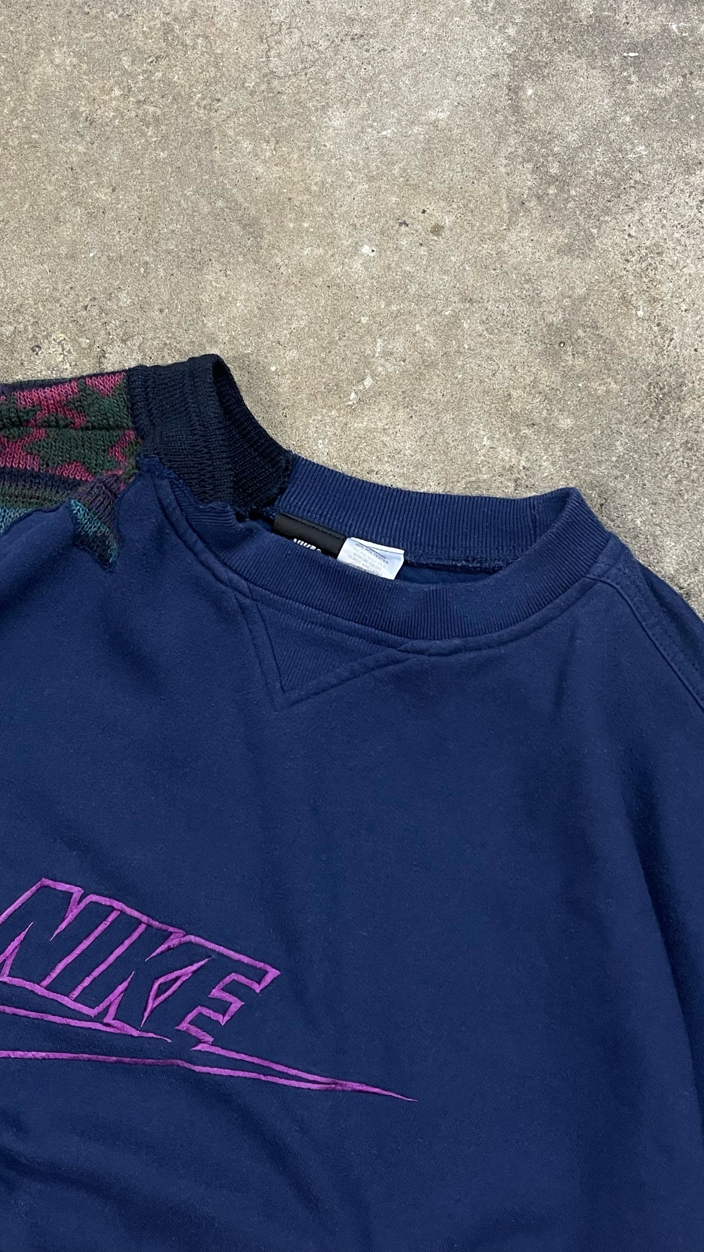 UPCYCLED 2000S VINTAGE NIKE SWEATSHIRT