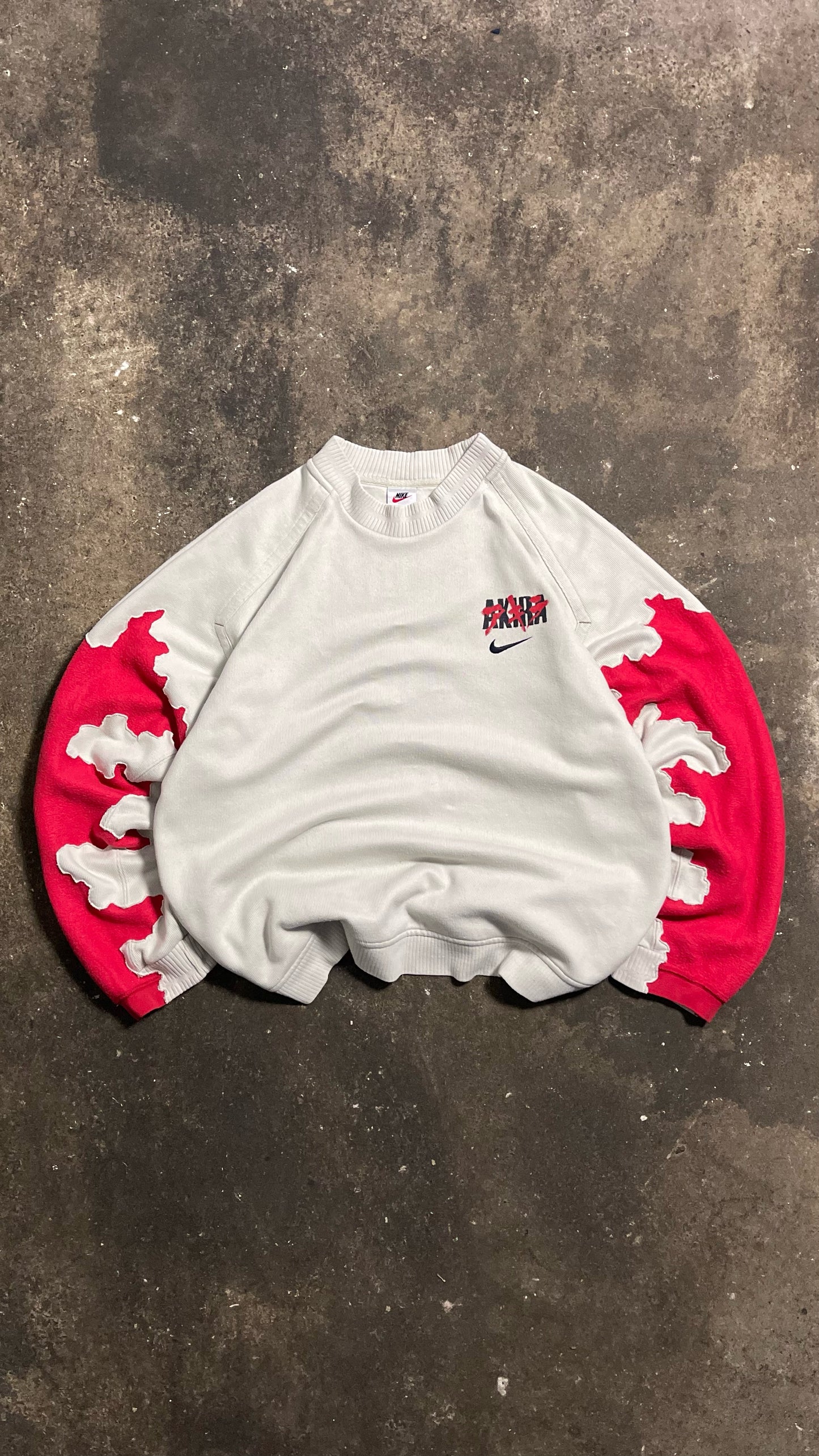 ART CONTROLS US X CAMPANULA CUSTOM VINTAGE 90´S UPCYCLED NIKE AKIRA SWEATSHIRT