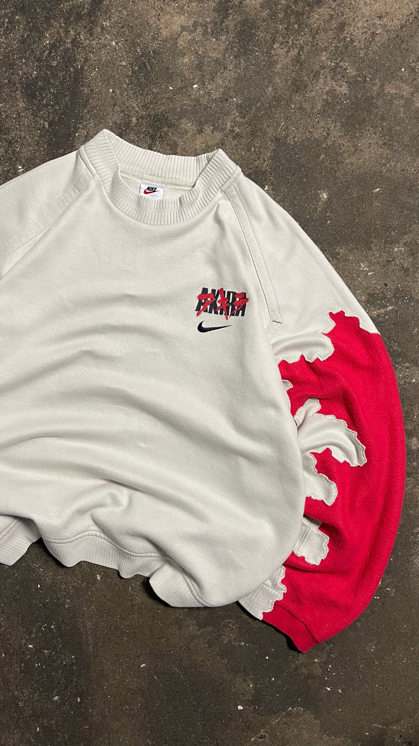 ART CONTROLS US X CAMPANULA CUSTOM VINTAGE 90´S UPCYCLED NIKE AKIRA SWEATSHIRT